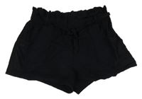 Černé lehké kraťasy s páskem 