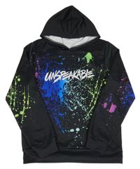 Černá sportovní mikina s barevnými skvnami s nápisem a kapucí