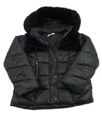 Černá šusťákovo/kožešinová zimní bunda s kapucí Lipsy London