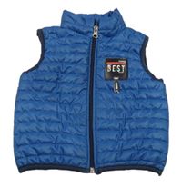 Modrá prošívaná šusťáková zateplená vesta s nášivkou