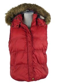 Dámská červená šusťáková zateplená vesta s kapucí M&S