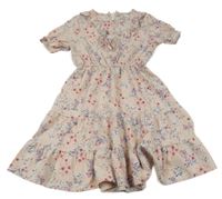 Světlerůžové květinové šaty s volánkem