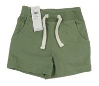 Khaki teplákové kraťrasy M&Co.