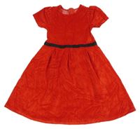 Červené sametové šaty St. Bernard