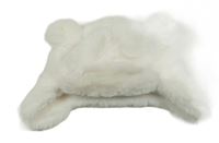 Bílá podšitá kožešinová beranice s ušima 