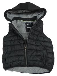 Černá šusťáková zateplená prošívaná vesta s kapucí Urban