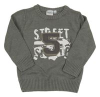 Šedý svetr s číslem a nápisy impidimpi