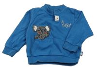 Modrá mikina s koalou a nápisem 