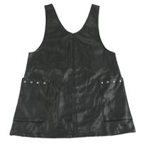 Černé koženkové šaty s kapsami 