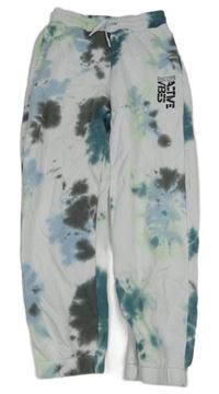 Bílo-zelené batikované tepláky s nápisem H&M