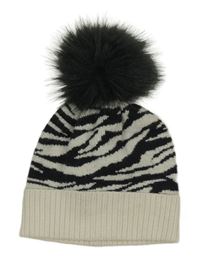 Bílo-černá vzorovaná pletená čepice s bambulí M&S