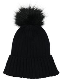 Černá čepice s bambulí Primark