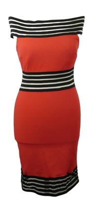 Dámské červeno-černé pouzdrové pruhované šaty odhalenými rameny 