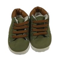 Khaki koženkové capáčky Primark vel. 15