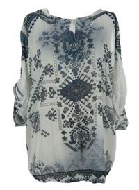 Dámská bílo-tmavomodrá vzorovaná šifonová halenka s kamínky 