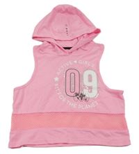 Neonově růžový crop top s číslem a kapucí C&A
