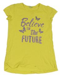 Žluté tričko se třpytivými nápisy a motýlky Y.F.K.