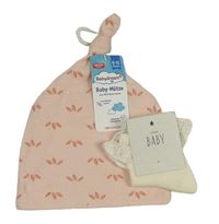 Nové - 2set - Růžová bavlněná čepice s listy + smetanové ponožky s volánem s madeirou