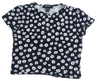 Černo-bílé kytičkované crop tričko New Look