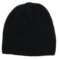 Černá žebrovaná čepice