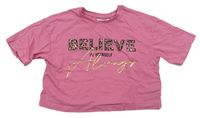 Růžové crop tričko s nápisem Miss E-vie