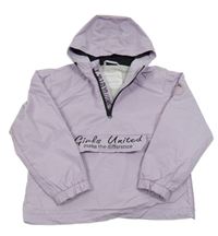 Lila šusťáková jarní bunda s nápisem a kapucí Pag