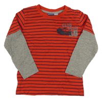 Červeno-tmavomodro-šedé pruhované triko s autem a číslem a nápisy lupilu