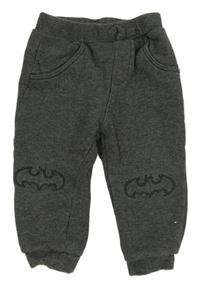 Tmavošedé tepláky s Batmanem 