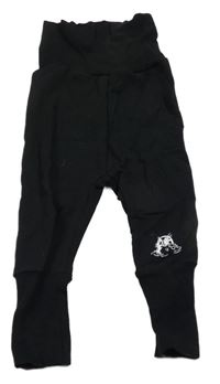 Černé tepláky s obrázkem 