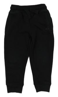 Černé tepláky s nášivkou Next