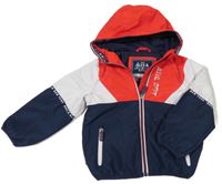 Tmavomodro-červeno-bílá šusťáková podzimní bunda s kapucí C&A