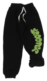 Černé tepláky s nápisem 