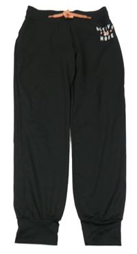 Černé sportovní kalhoty s nápisem H&M