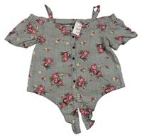 Černo-bílá kostičkovaná crop halenka s kytičkami Primark