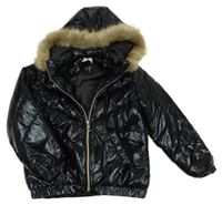 Černá šusťáková lesklá zimní bunda s kožešinou na kapuci Lipsy London