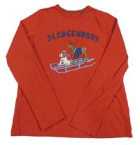 Červené triko se sobem a pejskem boden