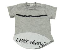 Šedo-černo-bílé tričko s nápisem 