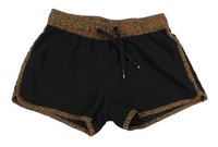 Černo-hnědo-vzorované šusťákové kraťasy Protest