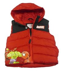 Červeno-černá šusťáková zateplená vesta s Avengers a kapucí Primark
