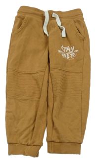 Hnědé tepláky s nápisem Lupilu