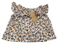 Nové - Růžovo-černé vzorované tričko s volánem Next