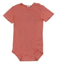 Růžové body s nápisem 