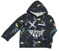 Černo-barevná vzorovaná mikina s kapucí 