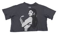 Tmavošedá oversize crop triko s Ariana Grana