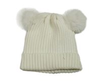 Bílá čepice s bambulemi Promod