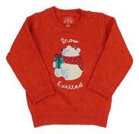 Červený svetr s medvědem