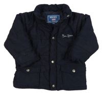 Tmavomodrá šusťáková zimní bunda s nápisem