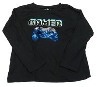 Černé triko s ovladačem z překlápěcích flitrů a nápisem