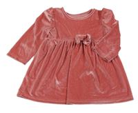 Růžové sametové šaty s mašlí 