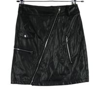 Dámská černá koženková propínací sukně PrettyLittle Thing